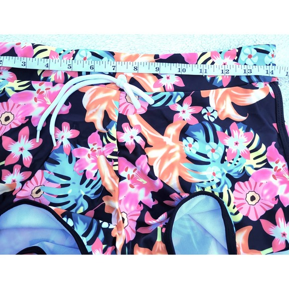 Wenly Zeng Women's Sport Two Piece Swimsuit - Picture 8 of 11